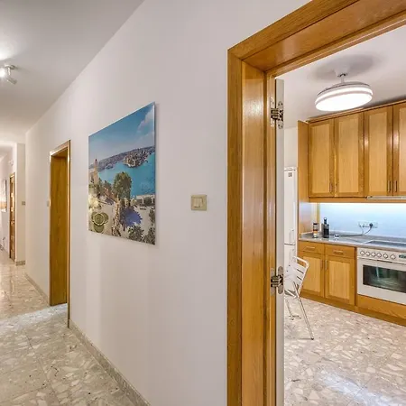 Sea Breeze Seafront With Valletta Views Apartman Sliema