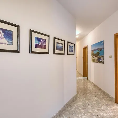 Sea Breeze Seafront With Valletta Views Apartman *
