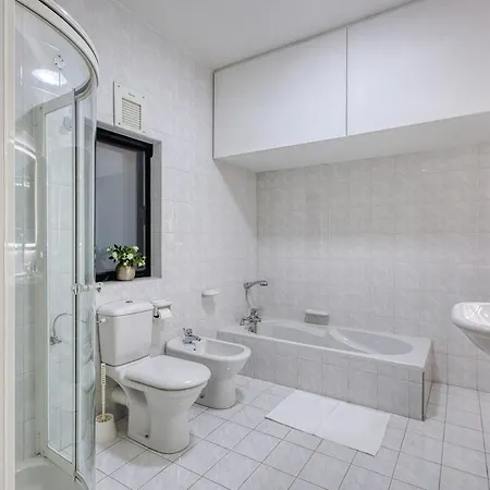 Sea Breeze Seafront With Valletta Views Apartman
