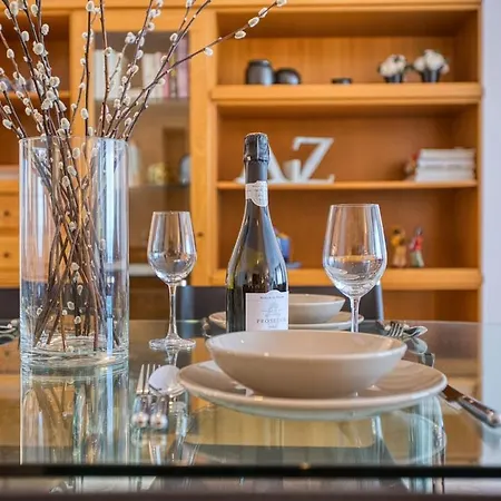 Sea Breeze Seafront With Valletta Views Apartman *