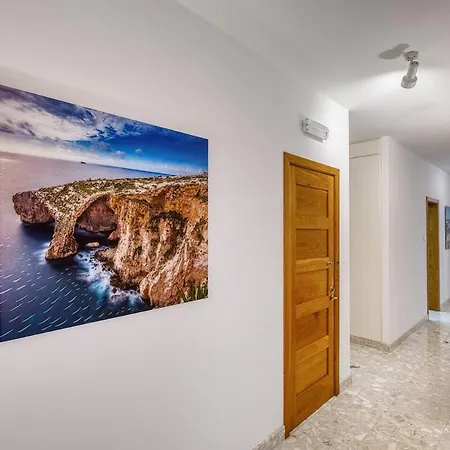 Sea Breeze Seafront With Valletta Views Apartman